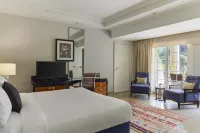 Renaissance Cairo Mirage City Hotel Отели рядом с достопримечательностью «Канадский международный колледж - CIC»