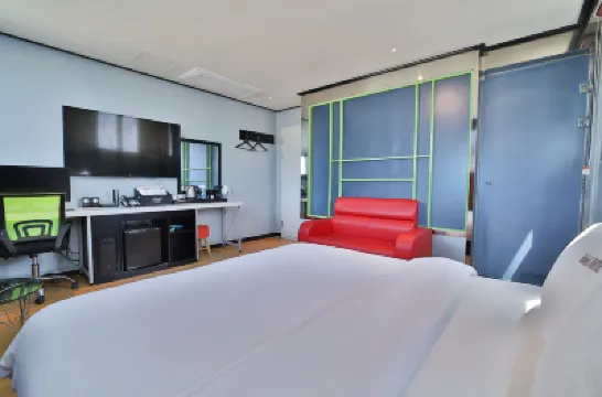 Hermes Hotel Hoteles cerca de Provisional Capital Memorial