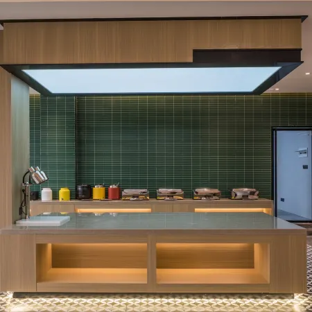 Huating Yunqi Hotel