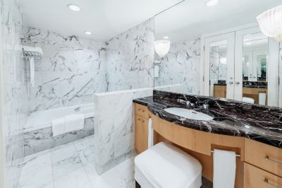 ラグジュアリーデラックスダブル（禁煙） ホテル阪急インターナショナルの写真