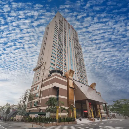 Baohui Garden Hotel (Shenzhen Fanshen Subway Station) Отели рядом с достопримечательностью «Театр Хайя»