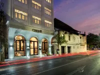 Cherie Bangkok Boutique Hotel Hotels near Queen’s Gallery