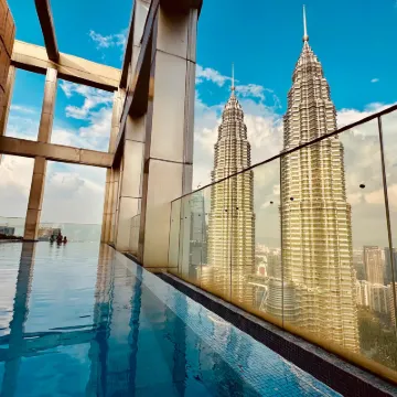 Tropicana The Residence by KLCC Các khách sạn gần Tháp đôi Petronas