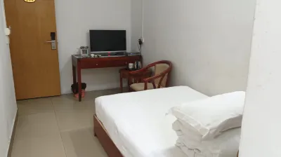 Yulin Renhe Hotel