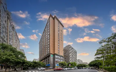 Ruiyue Nanting Hotel (Chengdu Hongpailou Branch) Hotels in A red building/Pleasure City business district