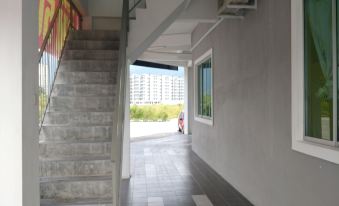 SUPER OYO 90054 Summer Inn