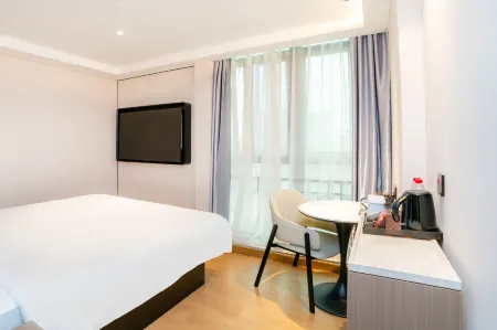 Yitel Hotel (Shanghai Hongqiao Airport Hongmei Road Subway Station Branch)