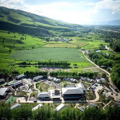 Trip.com Group Country Retreats (Nalati River Valley Grassland) Hotels near Tianjietai Stone Platform