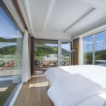 Wutai Mountain Early Planting Late Harvest RV Hotel
