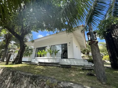 Hawaii Resort Phu Quoc Hotels near Thế giới quà tặng