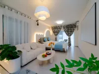 Chuxiong Romantic Time Homestay (Yiren Ancient Town) โรงแรมในฉู่สง