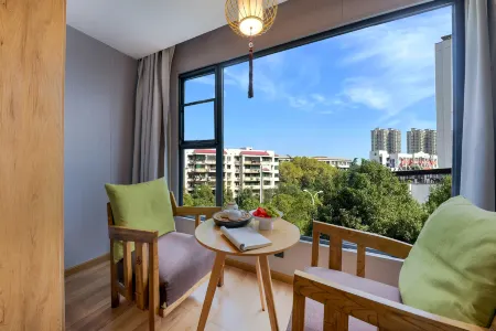 Fengyin Tianjiao Hotel (Chengdu Qianfeng Road subway station）