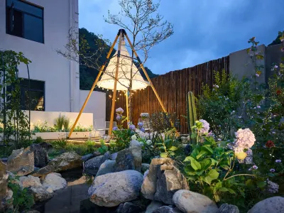 Shennongjia Lanshannan Hotel Hotels in Ping Qian town/Dajiuhu national wetland park