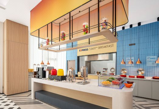 홀리데이 인 익스프레스의 깔끔한 욕실