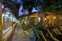 Creative Trawangan Stay