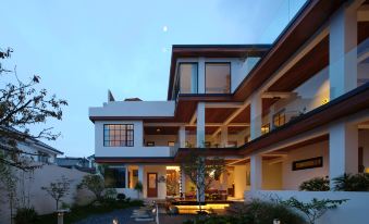 Anxun · Holiday Villa Resort Guesthouse (Dali Ancient City Branch)