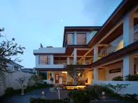 Anxun · Holiday Villa Resort Guesthouse (Dali Ancient City Branch) Hotel in zona Three Towers Inverted Images Park