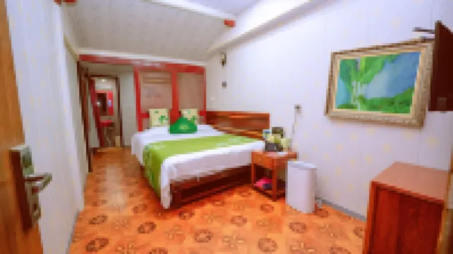 Shaoxing Laotaimen Lu Xun's Hometown Youth Hostel