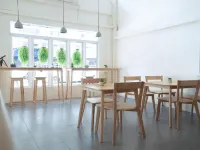 Ease Hostel Hoteles cerca de Escuela Horwang