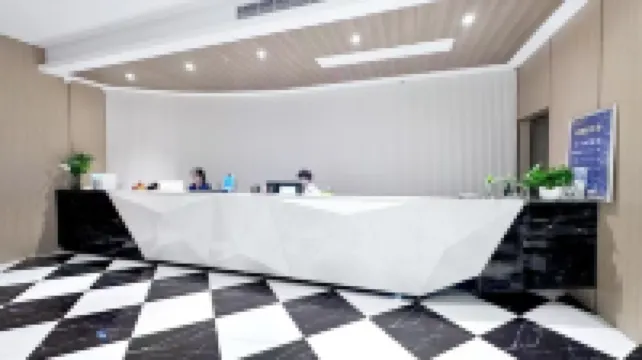 Lixin colorful art Hotel