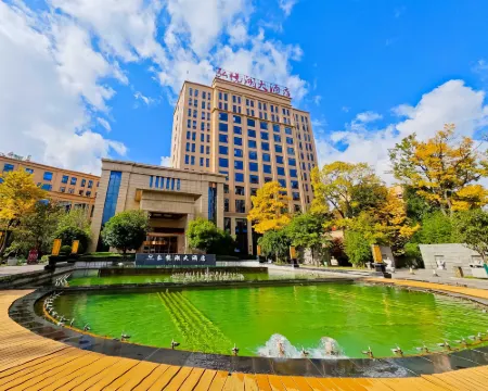 โรงแรมหงเยว่หู โรงแรมในหลู่เหลียง