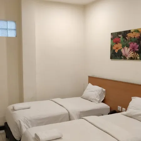 LUMBA LUMBA INN WARU