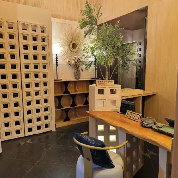 Shanghai Puyi Hotel (Yuyuan Laoximen Subway Station Branch) Отели рядом с достопримечательностью «Станция метро Laoximen»