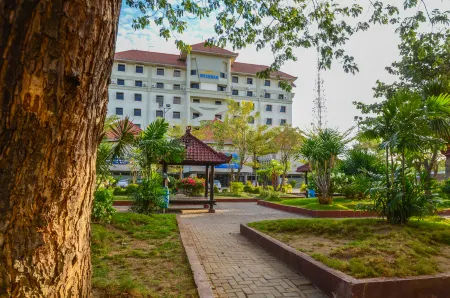 Graha Widya Bhakti Отели в г. Sukolilo