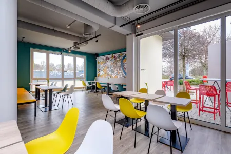 Ibis Koeln Frechen Отели рядом с достопримечательностью «Deluxe»