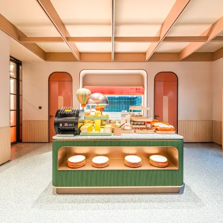 Orange Hotel (Anshun Huangguoshu Scenic Area Longgong Road Branch)