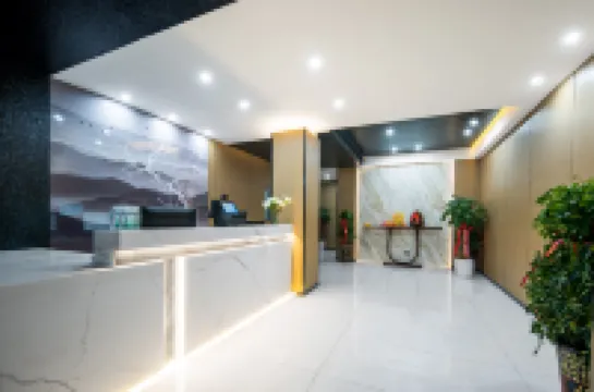 Lanfei Smart Movie Hotel (Xiangyang Wal-Mart Fanyue Mall)