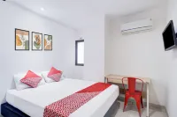 Townhouse Oak Gunung Sahari Near Ancol - 2 ดาว