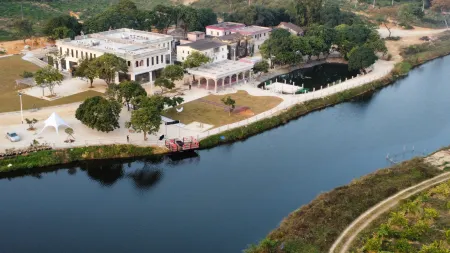 Fengxiang Yuhuai Hotel Отели рядом с достопримечательностью «Xincun Gymnasium»