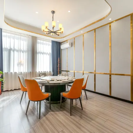 Yichuan Xueyuan Hotel