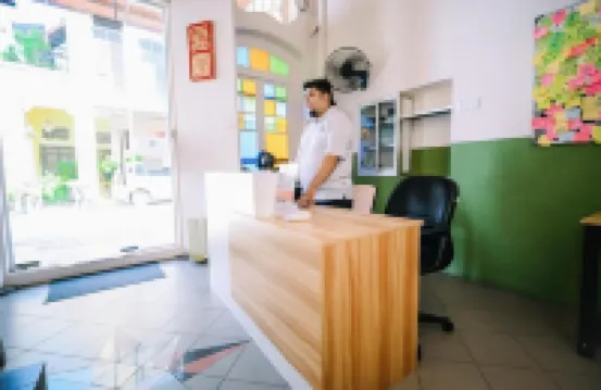 สวิง แอนด์ พิลโลส์ แอท 87 ชูเลีย สตรีท