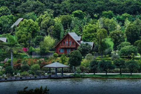 Taiping Lake Forest Chalet Hotel