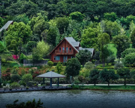 Taiping Lake Forest Chalet Hotel Hotels in Mile