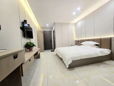 Ge er mu Kunyu Hotel Hotels near Chaerhan Salt Lake
