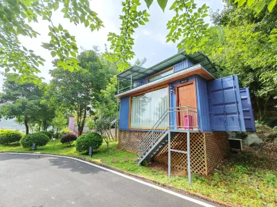 Yingxi Fenglin Corridor Kowloon Eco-tourism Holiday House Hotels near Yingxi Peak Forest Corridor Cave Wonderland - Folk Culture Street