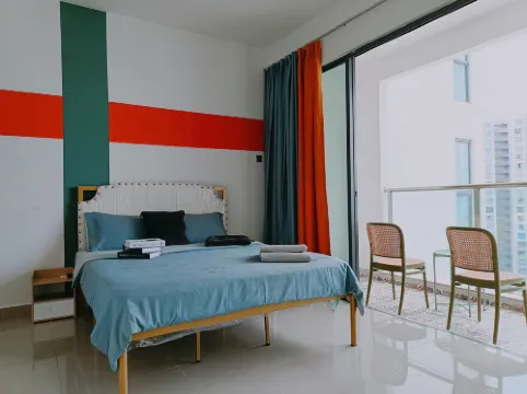 TypeB-10pax-5Bedroom-Balcony-IOICityMall-UKM-C180- Cheras Hotels in Balakong