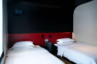 如雲設計師飯店（烏蘭浩特火車站五一廣場店） - 2 星級