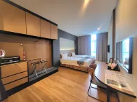 Roxy Hotel & Apartments