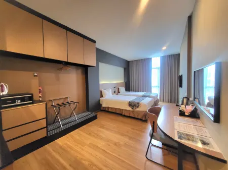 Roxy Hotel & Apartments