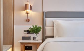 Elong Hotel (Beijing Chang'an Tianjie Qiaohuying Subway )