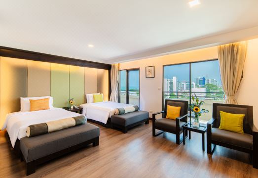 Sun City Pattaya Hotel Over view