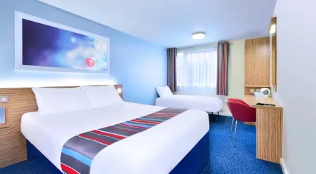 Travelodge Liverpool John Lennon Airport Отели в г. Спик