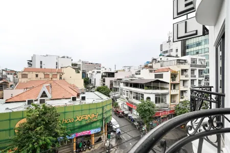 Sunshine Airport Hotel