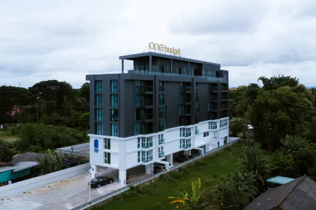 One Budget Hotel Chiangrai Baanmai Отели рядом с достопримечательностью «The Navel City Pillar of Chiang Rai»