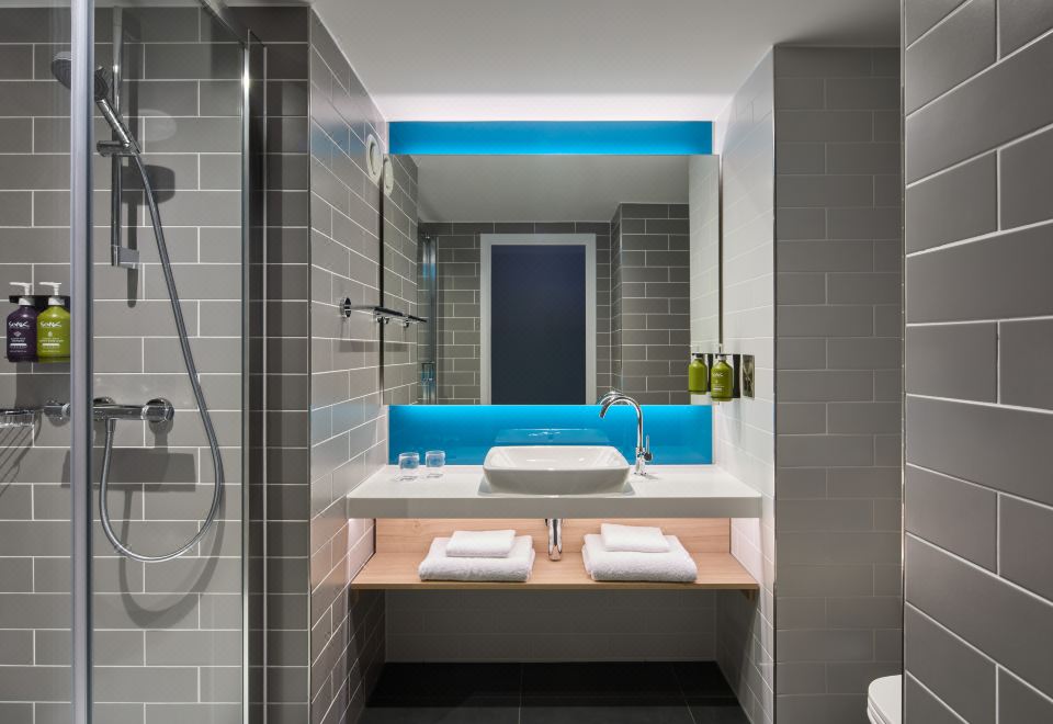 런던 라임하우스 지역의 거리 풍경