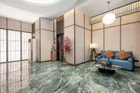 Huayi Qingju Hotel (Shenzhen North Railway Station) Hotel berhampiran Shenzhen North Railway Station